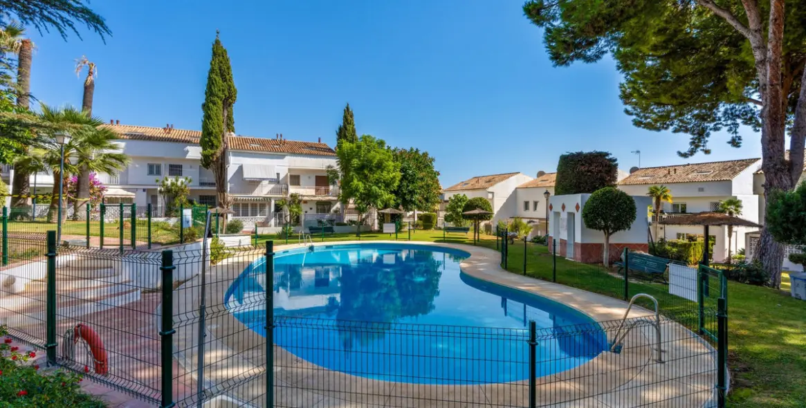 Venta de adosado en Nagüeles 33