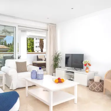 Продажа апартаментов на среднем этаже в The Golden Mile