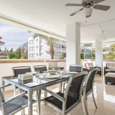 Продажа апартаментов на среднем этаже в The Golden Mile