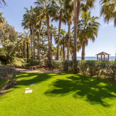 Продажа апартаментов на среднем этаже в The Golden Mile