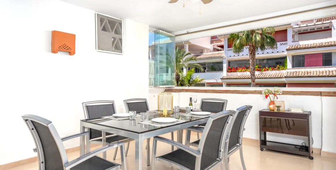 Продажа апартаментов на среднем этаже в The Golden Mile 6