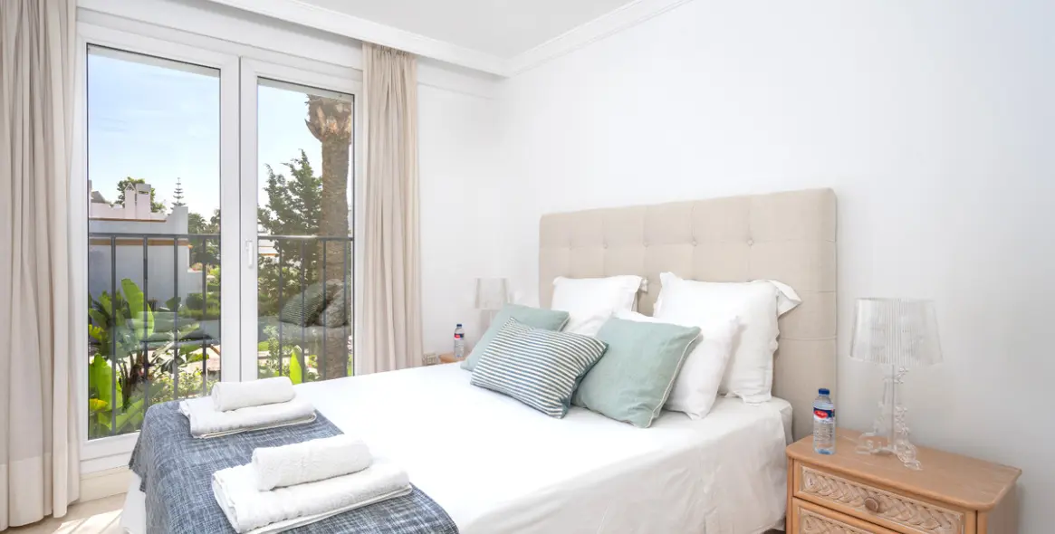 Продажа апартаментов на среднем этаже в The Golden Mile 7