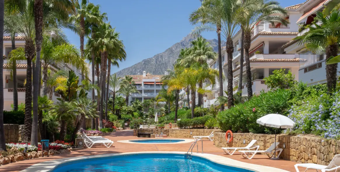 Продажа апартаментов на среднем этаже в The Golden Mile 8