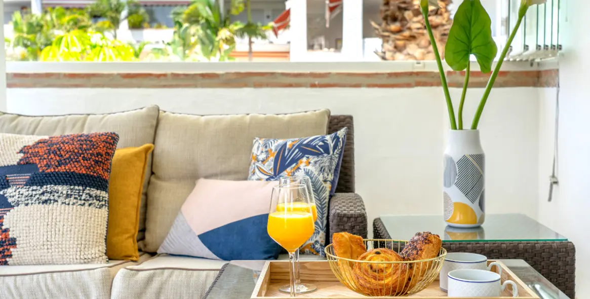 Продажа апартаментов на среднем этаже в The Golden Mile 10