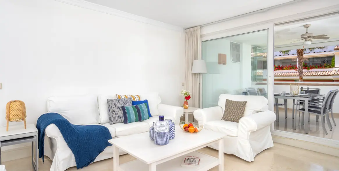 Продажа апартаментов на среднем этаже в The Golden Mile 11