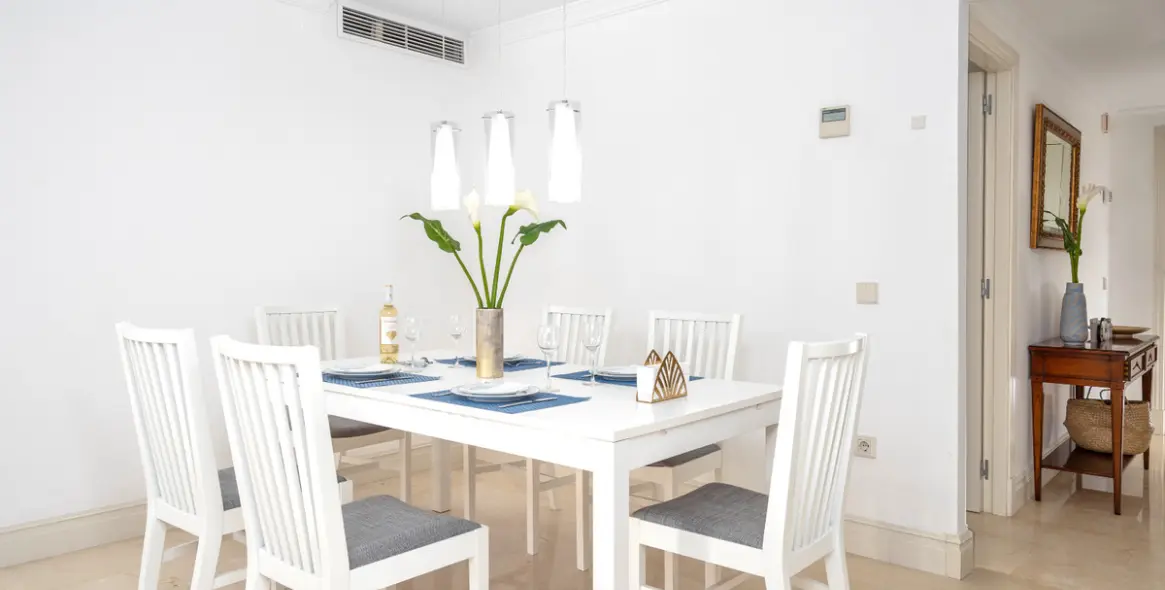 Продажа апартаментов на среднем этаже в The Golden Mile 17