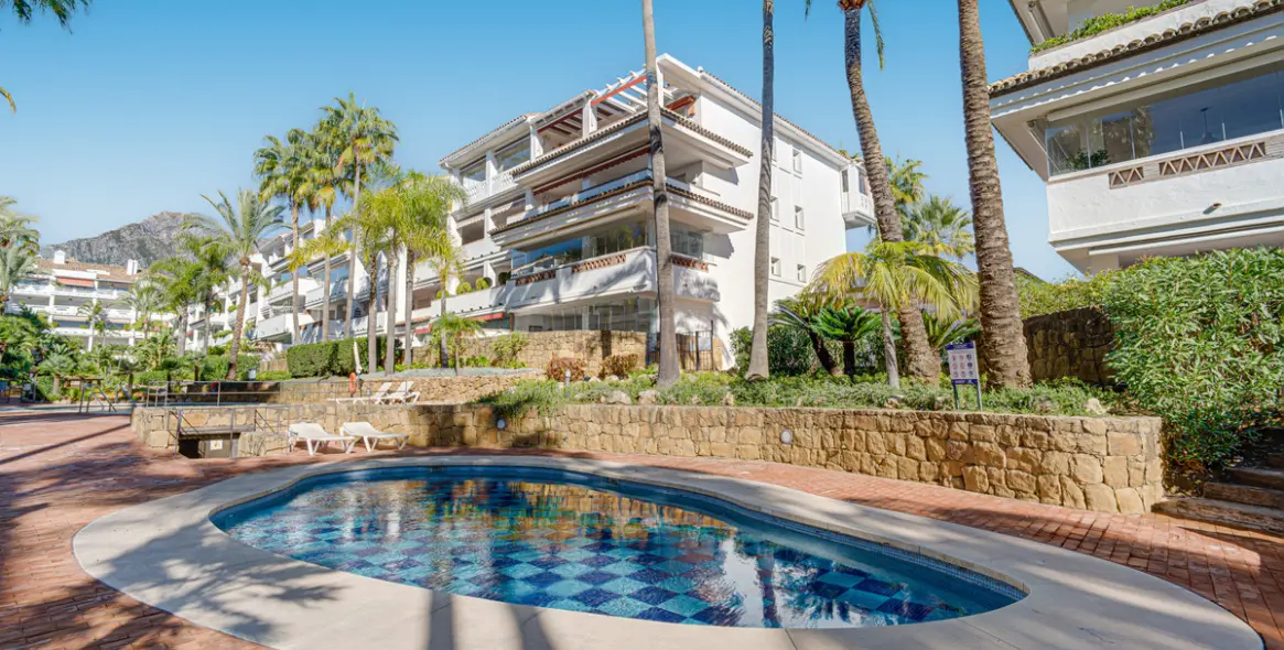 Продажа апартаментов на среднем этаже в The Golden Mile 27