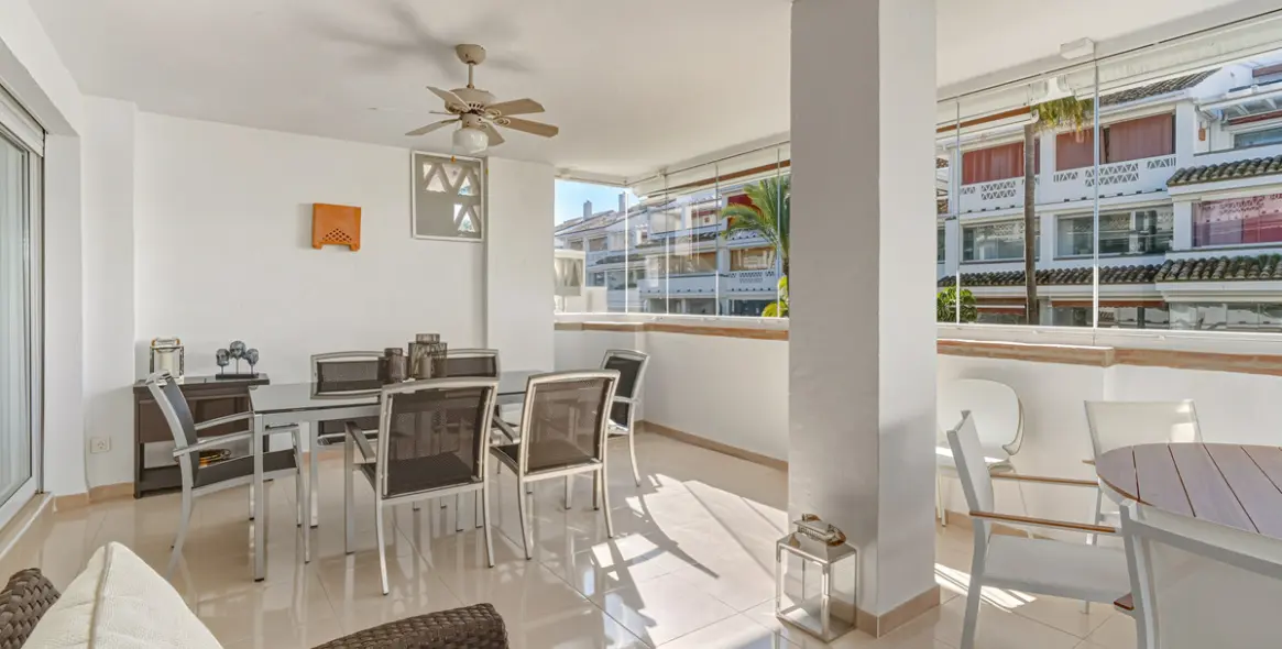 Продажа апартаментов на среднем этаже в The Golden Mile 32