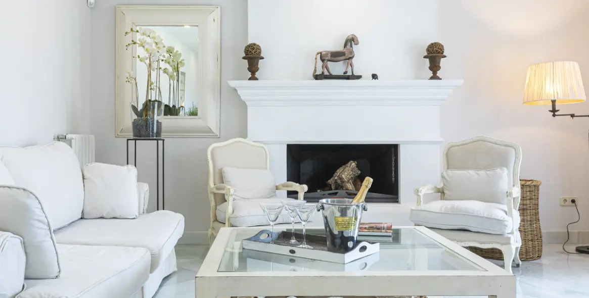 Продажа  отдельно стоящей виллы в Elviria 3