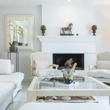 Продажа  отдельно стоящей виллы в Elviria