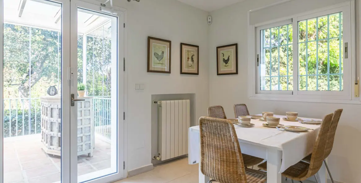 Продажа  отдельно стоящей виллы в Elviria 7