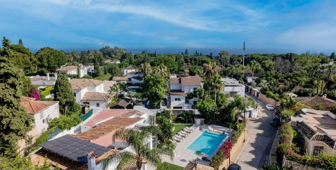 Продажа  отдельно стоящей виллы в Nagüeles 9