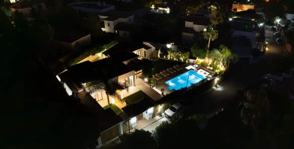 Продажа  отдельно стоящей виллы в Nagüeles 12