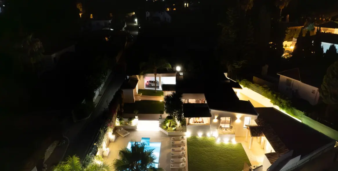 Продажа  отдельно стоящей виллы в Nagüeles 16