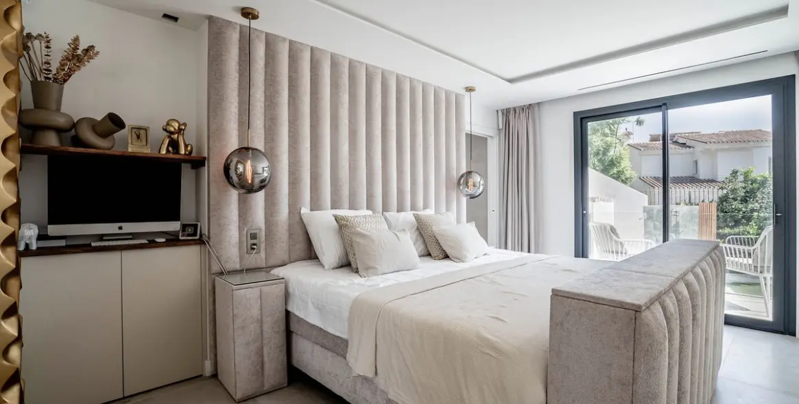 Продажа  отдельно стоящей виллы в Nagüeles 26