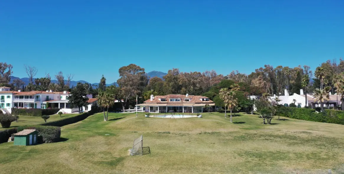 Продажа  жилого участка в Guadalmina Baja 1