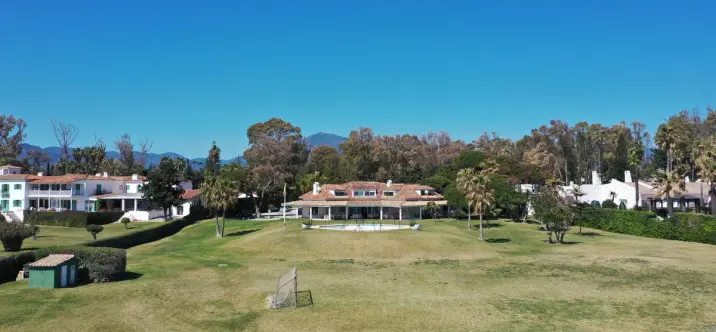 Продажа  жилого участка в Guadalmina Baja 0