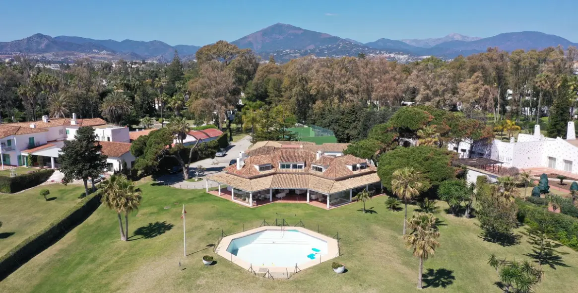 Продажа  жилого участка в Guadalmina Baja 2