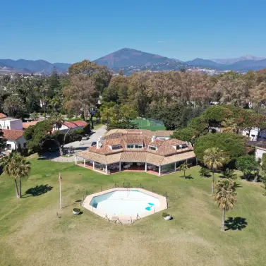 Продажа  жилого участка в Guadalmina Baja