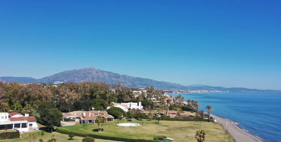 Продажа  жилого участка в Guadalmina Baja 3