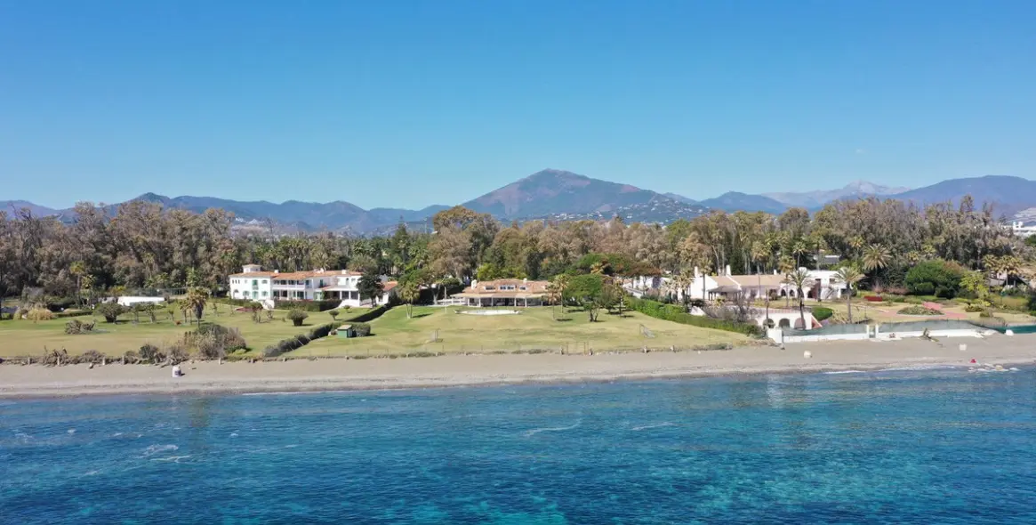 Продажа  жилого участка в Guadalmina Baja 8