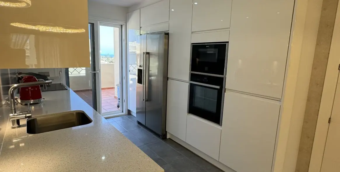 Краткосрочная аренда пентхауса в Los Flamingos 12