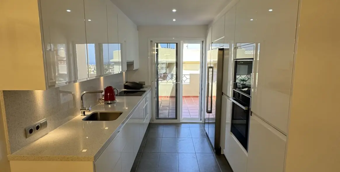 Краткосрочная аренда пентхауса в Los Flamingos 14