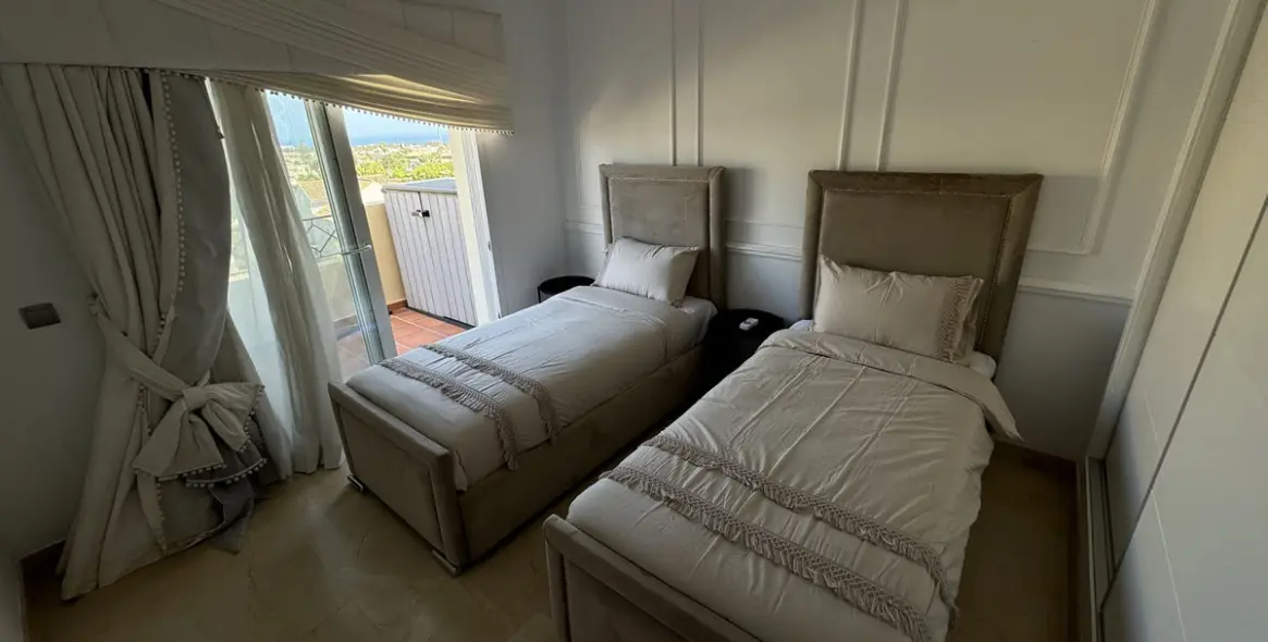 Краткосрочная аренда пентхауса в Los Flamingos 31