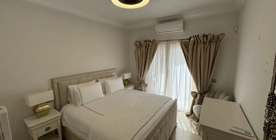 Alquiler a largo plazo de ático en Los Flamingos 23