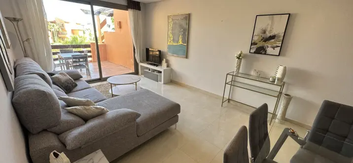 Долгосрочная аренда пентхауса в New Golden Mile 2