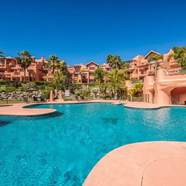 Долгосрочная аренда пентхауса в New Golden Mile