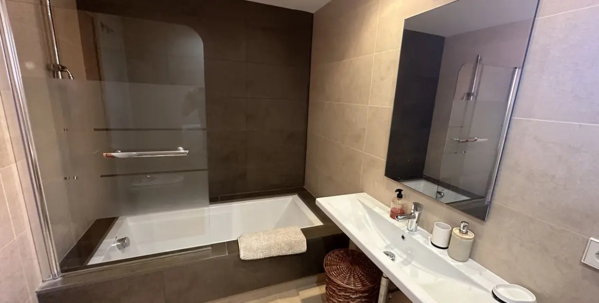 Long-term rent of penthouse in New Golden Mile 10