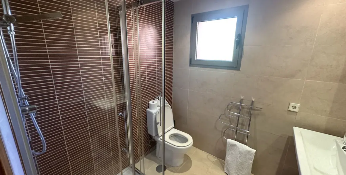 Long-term rent of penthouse in New Golden Mile 13