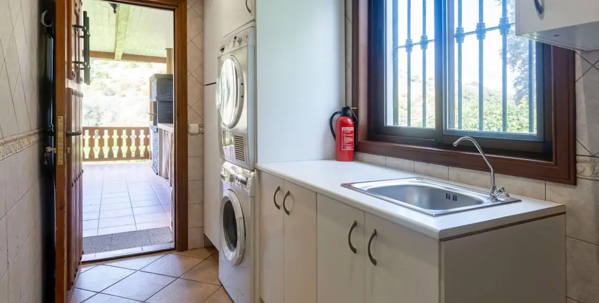 Sale of finca - cortijo in Monda 13