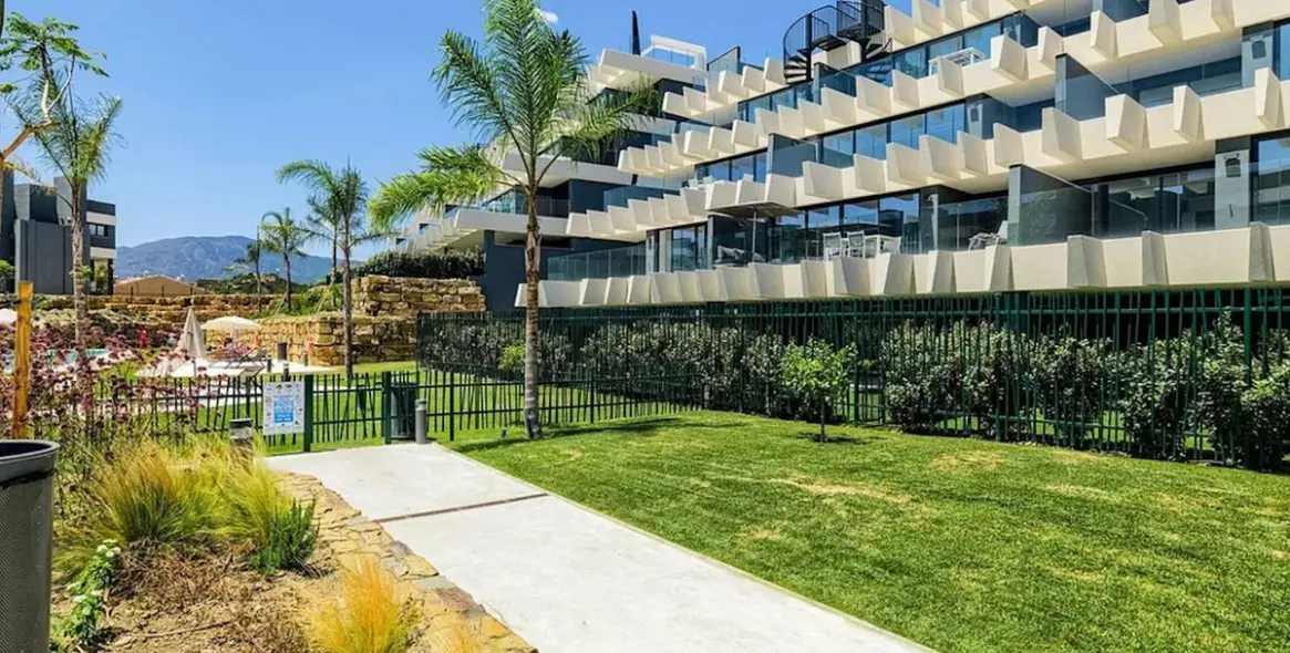 Sale of ground floor apartment in Selwo 15