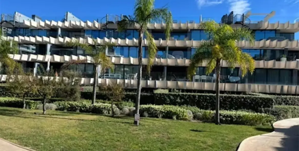 Sale of ground floor apartment in Selwo 20