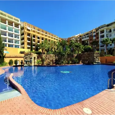 Sale of middle floor apartment in San Pedro de Alcántara