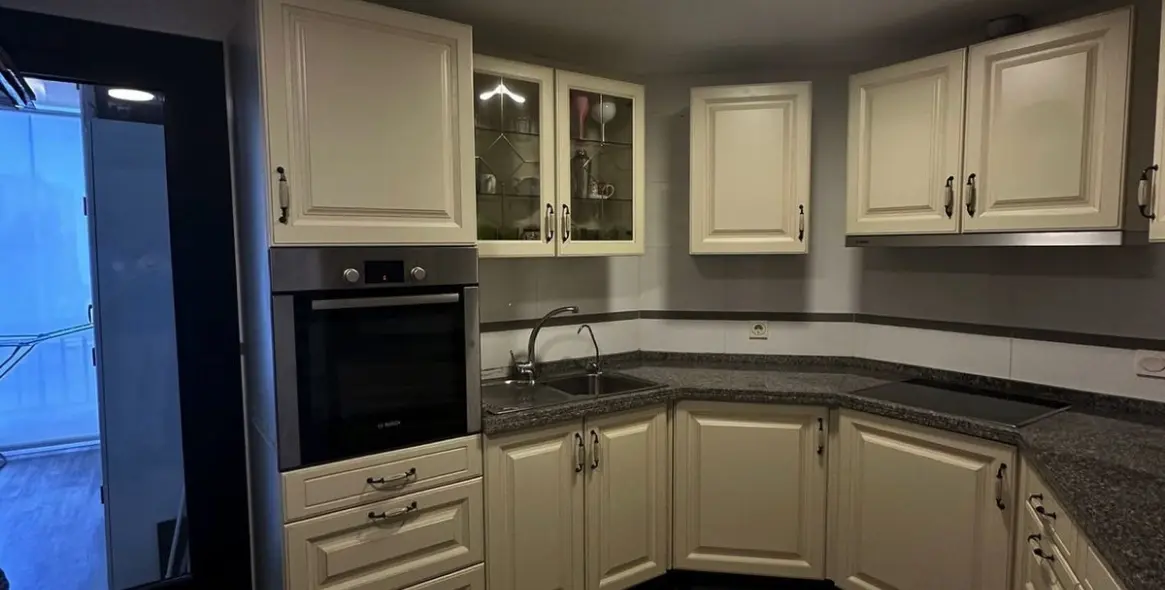 Sale of middle floor apartment in San Pedro de Alcántara 12