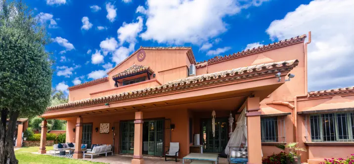 Venta de villa independiente en Nueva Andalucía 0