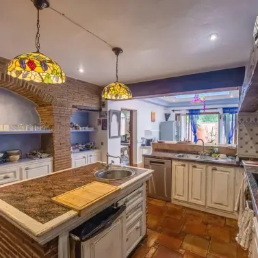 Venta de villa independiente en Nueva Andalucía