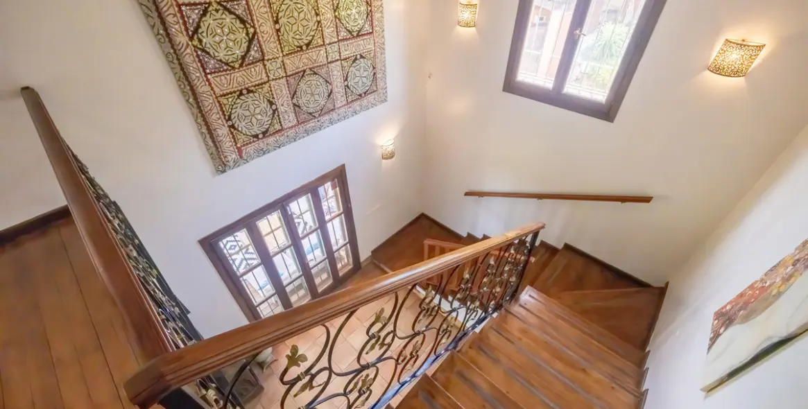 Sale of detached villa in Nueva Andalucía 16