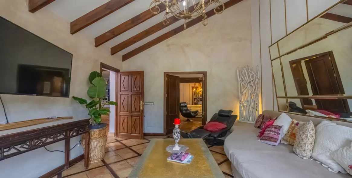 Sale of detached villa in Nueva Andalucía 17