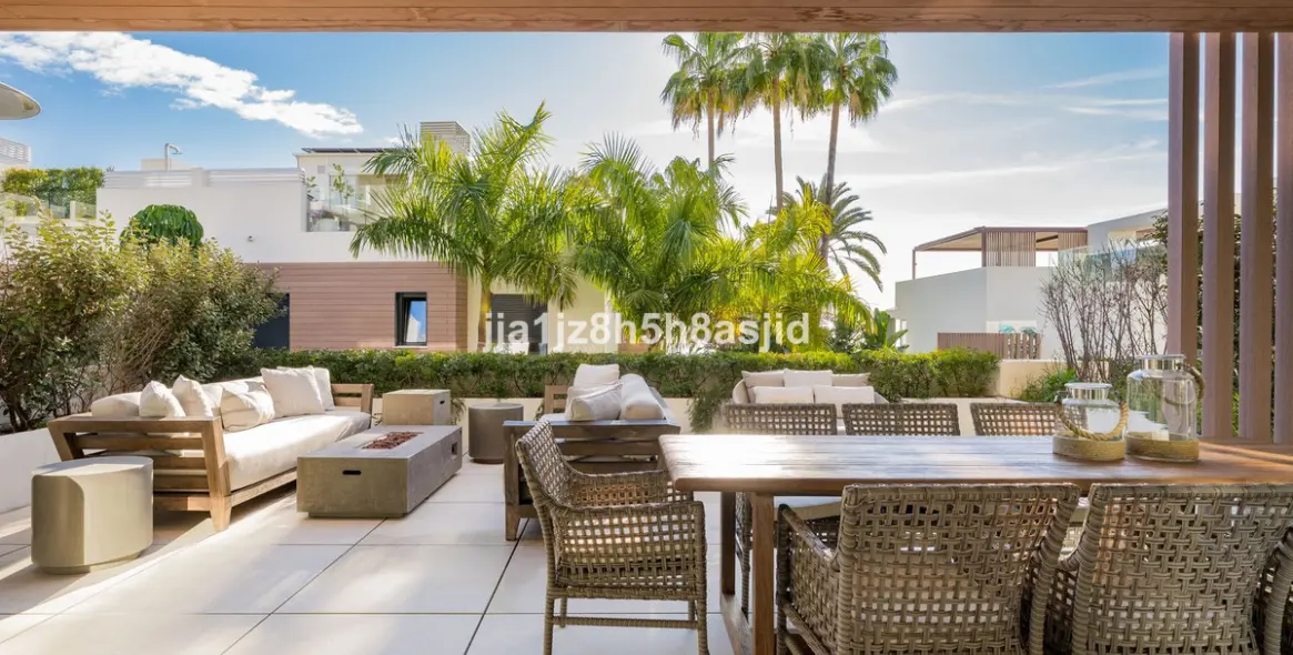 Sale of semi-detached house in Sierra Blanca 2