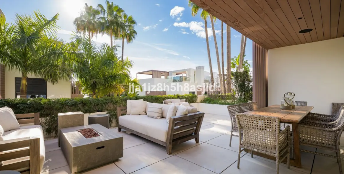 Sale of semi-detached house in Sierra Blanca 3