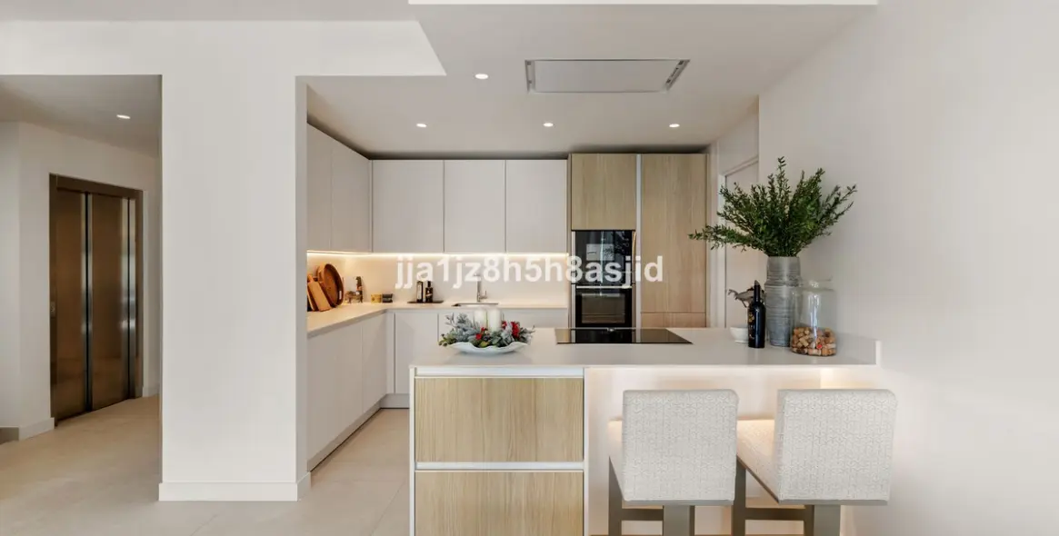 Sale of semi-detached house in Sierra Blanca 9