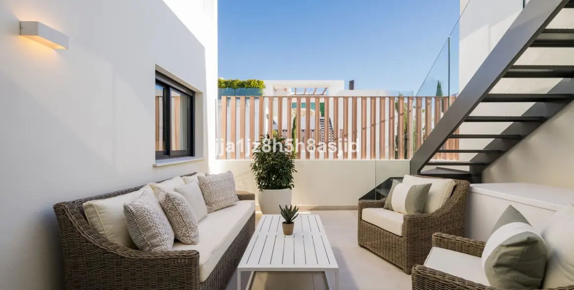 Sale of semi-detached house in Sierra Blanca 11