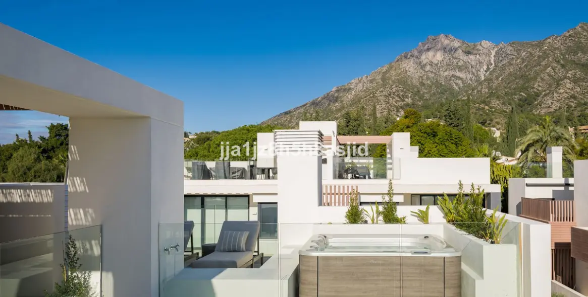 Sale of semi-detached house in Sierra Blanca 13