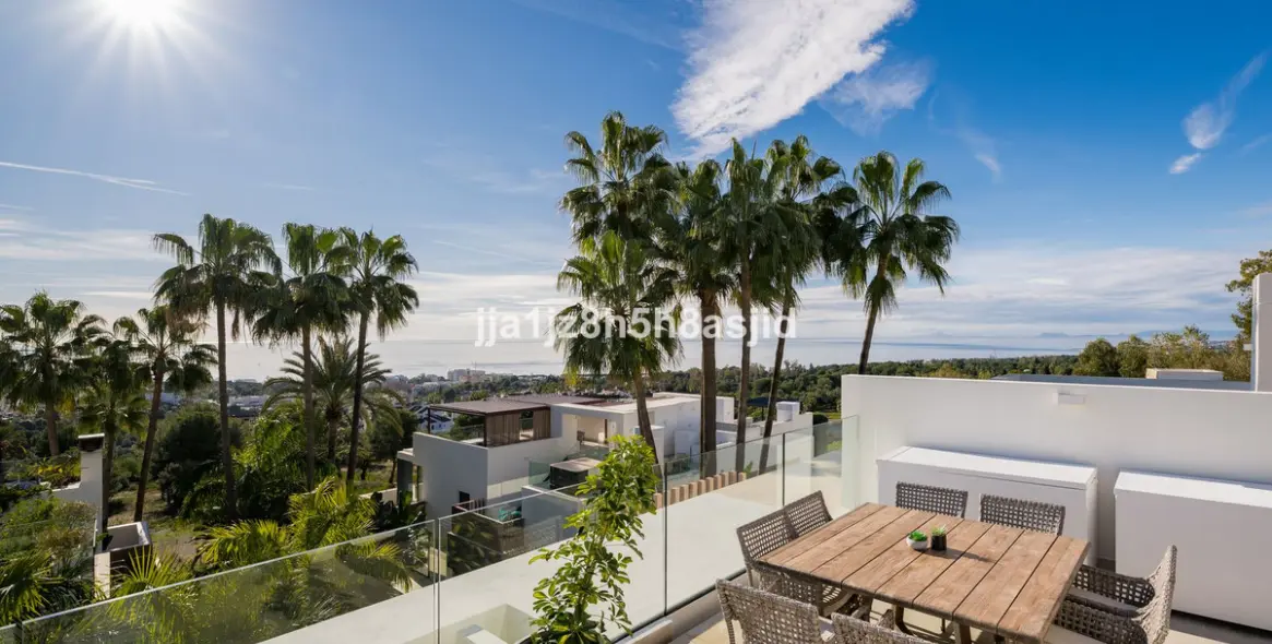 Sale of semi-detached house in Sierra Blanca 14