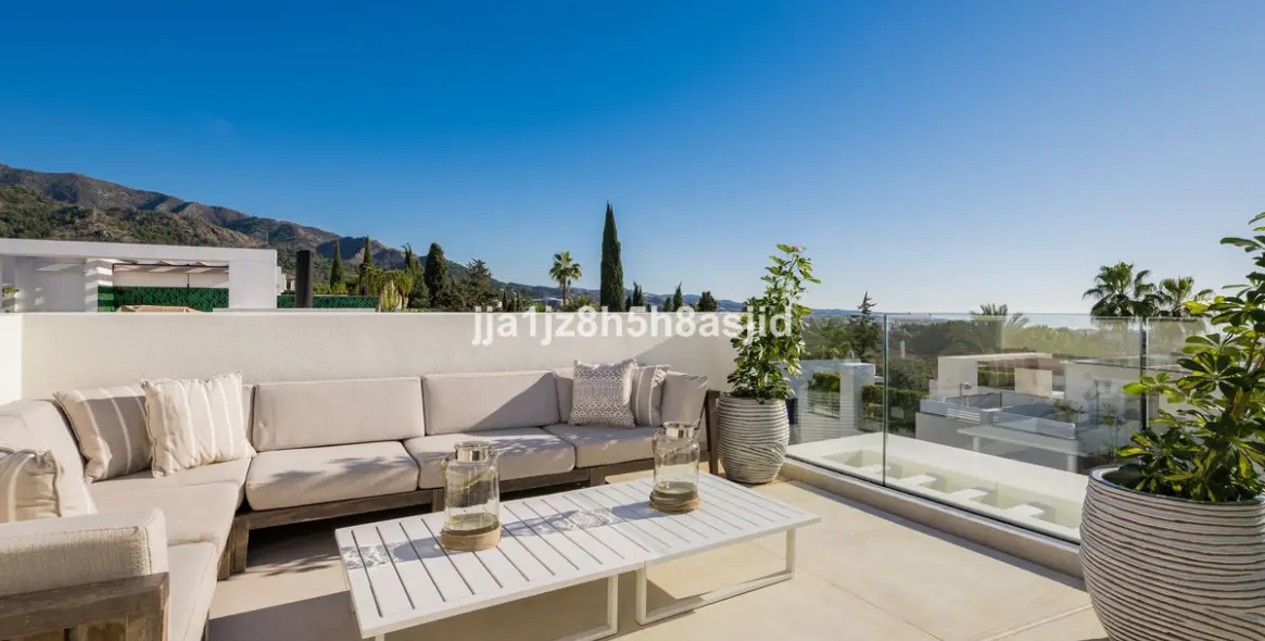 Sale of semi-detached house in Sierra Blanca 16