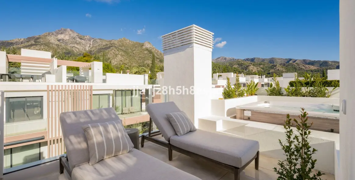 Sale of semi-detached house in Sierra Blanca 17